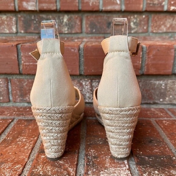 Me Too Bellini in Natural Wedge Sandals Women's Size 9 - Picture 4 of 7